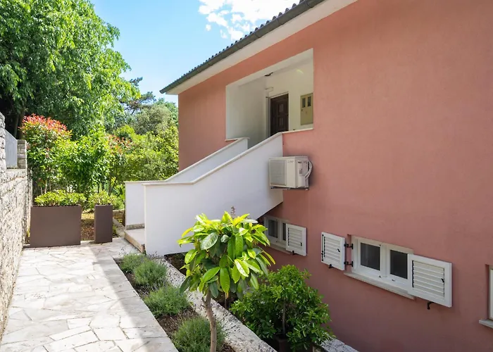 Blu Mar 아파트 라벡