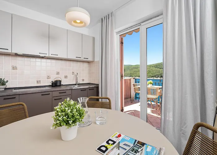 아파트 Blu Mar 라벡